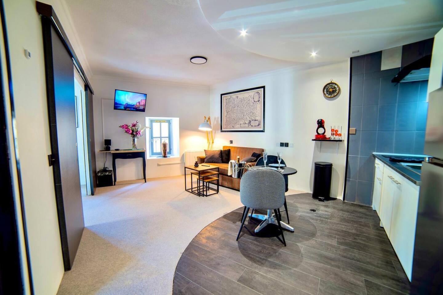 Luxe Appart'Hotel Le Roitelet - Tullins Hypercentre - Parking Gratuit Tullins